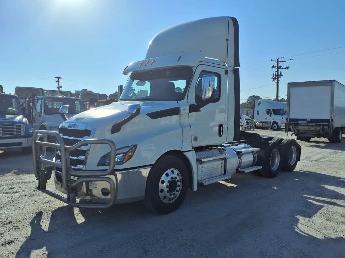 2020 FREIGHTLINER CASCADIA 126 in Greenville, SC