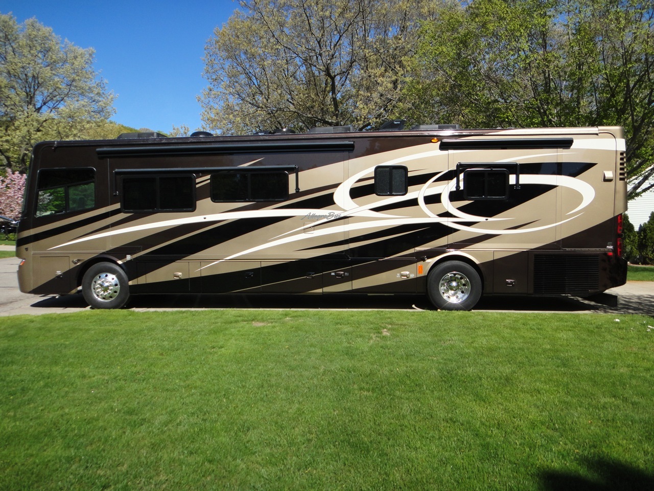 2010 Tiffin Motorhomes ALLEGRO BUS 40 QXP RV