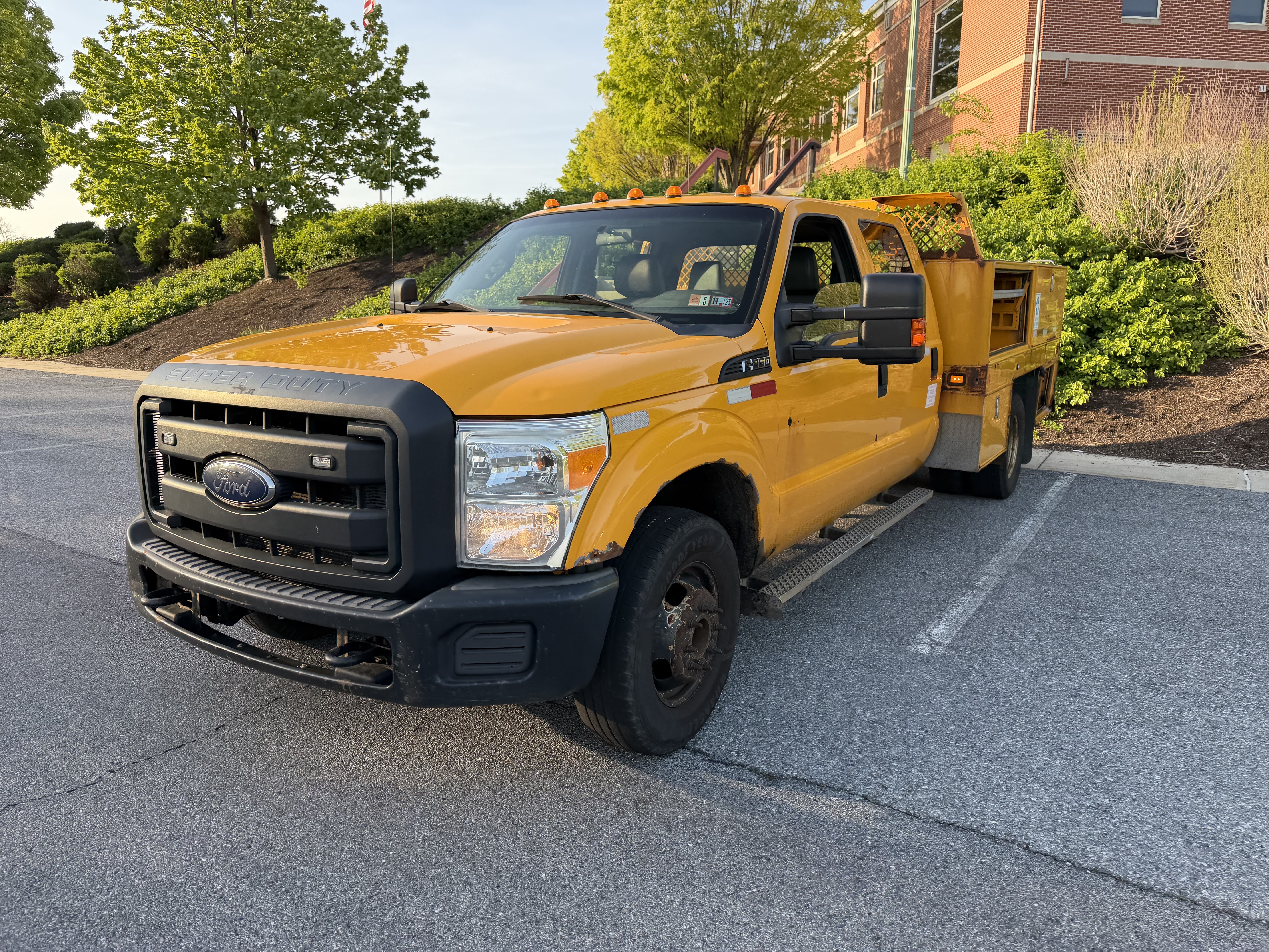 2016 FORD F350 XLT in Harrisburg, PA