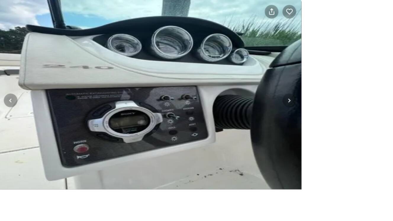 A photo of this 2013 Sea Ray 240 Sundeck