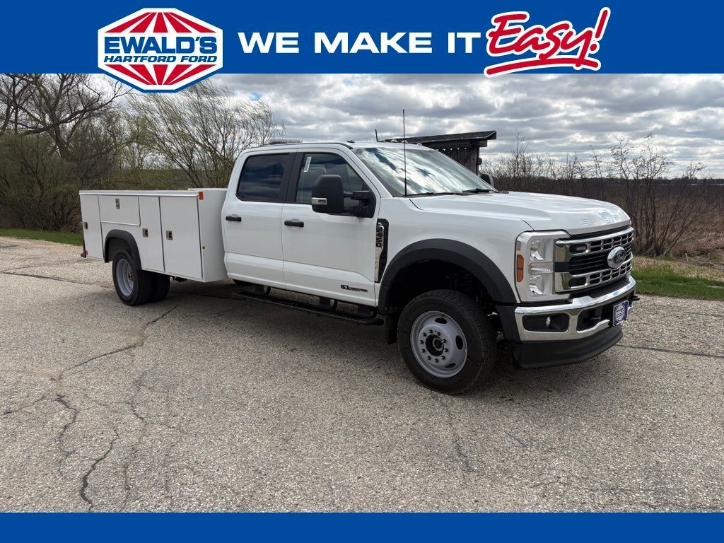2026 FORD F450 in Hartford, WI