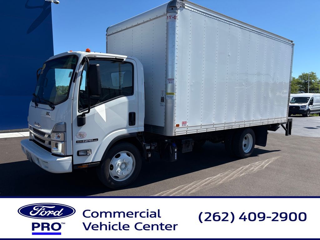 2023 ISUZU NPR XD in Menomonee Falls, WI