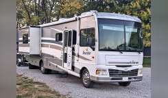 2006 Fleetwood BOUNDER 35E RV