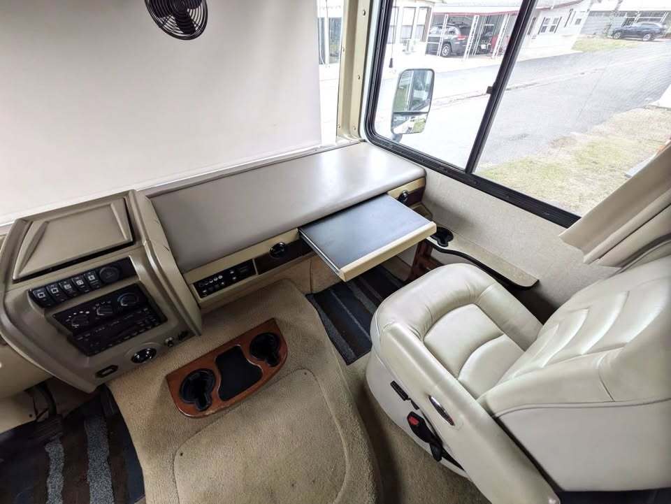 2006 Fleetwood BOUNDER 35E in harlingen TX