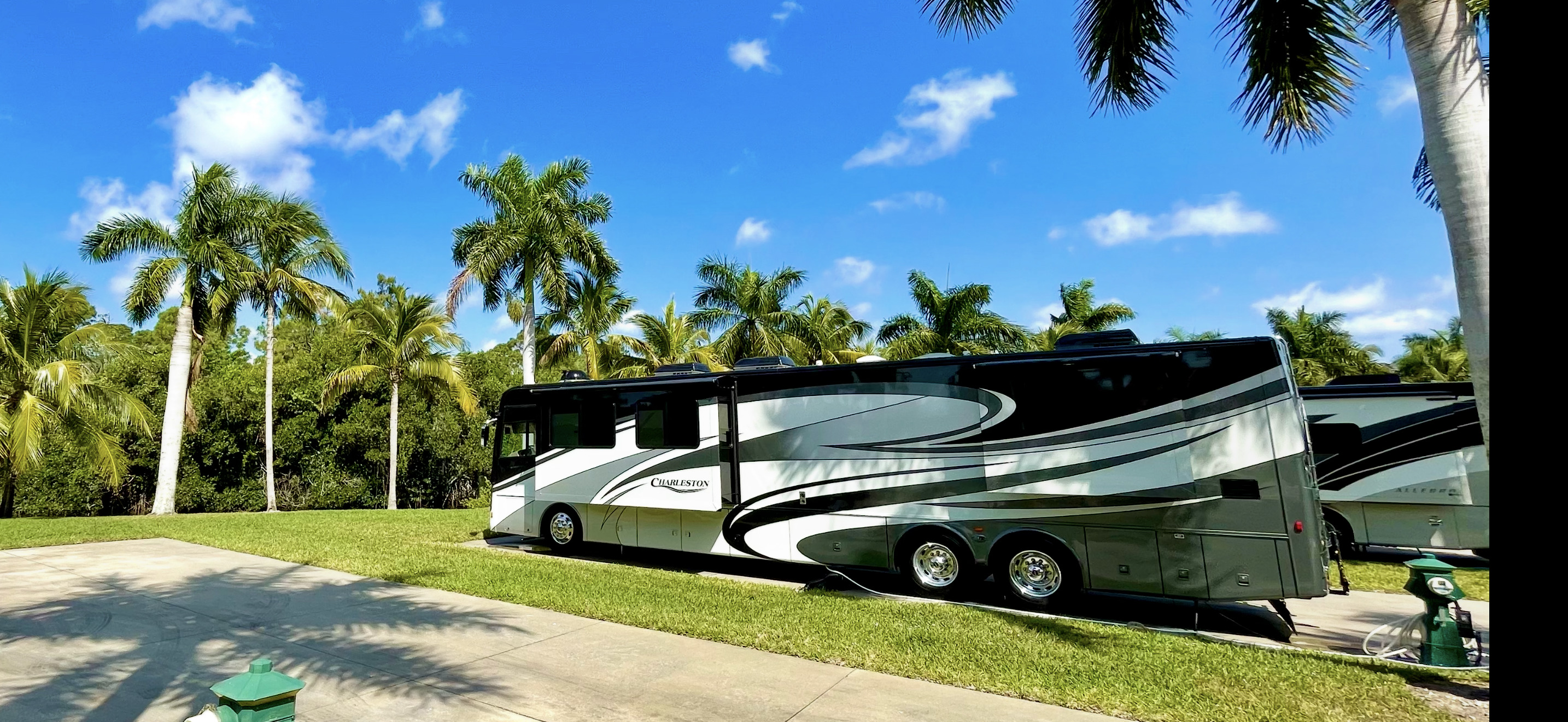 2014 Forest River CHARLESTON 430BH RV