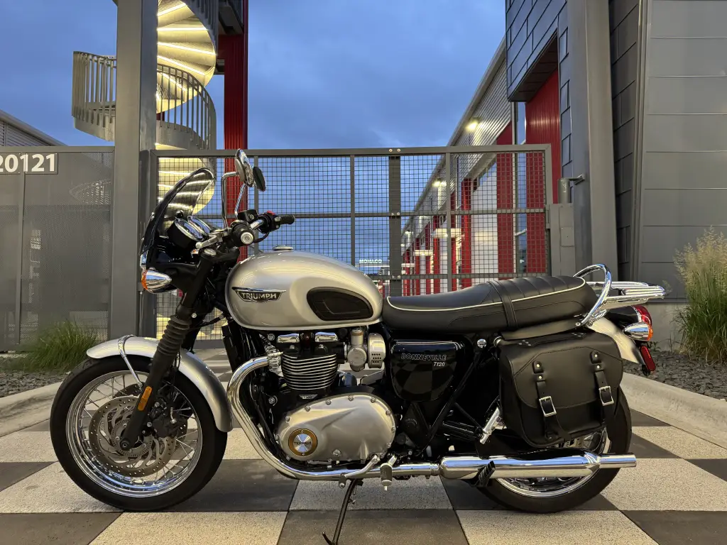 2018 Triumph BONNEVILLE T120 BASE