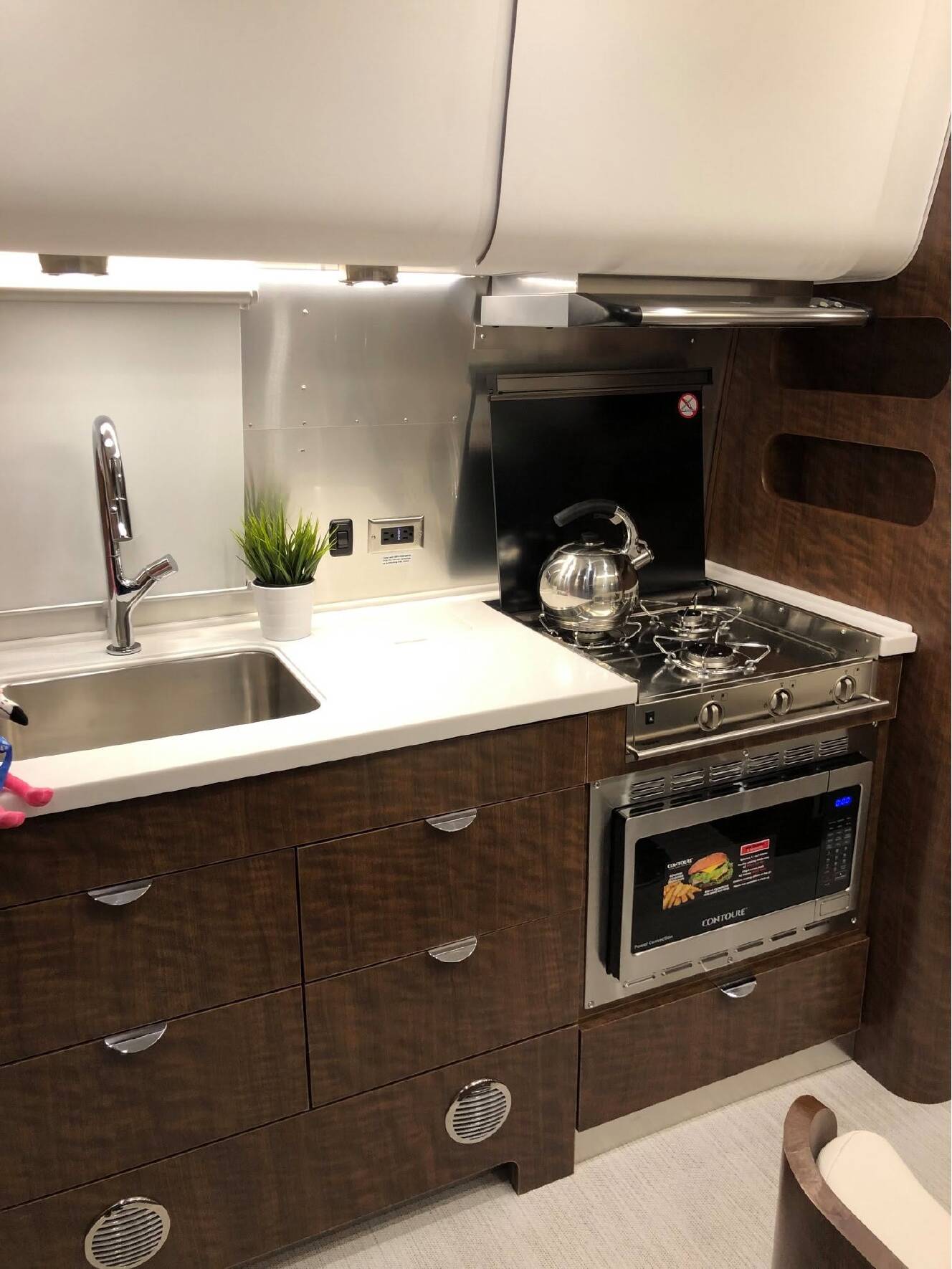 A photo of this 2020 Airstream GLOBETROTTER 23FB TWIN