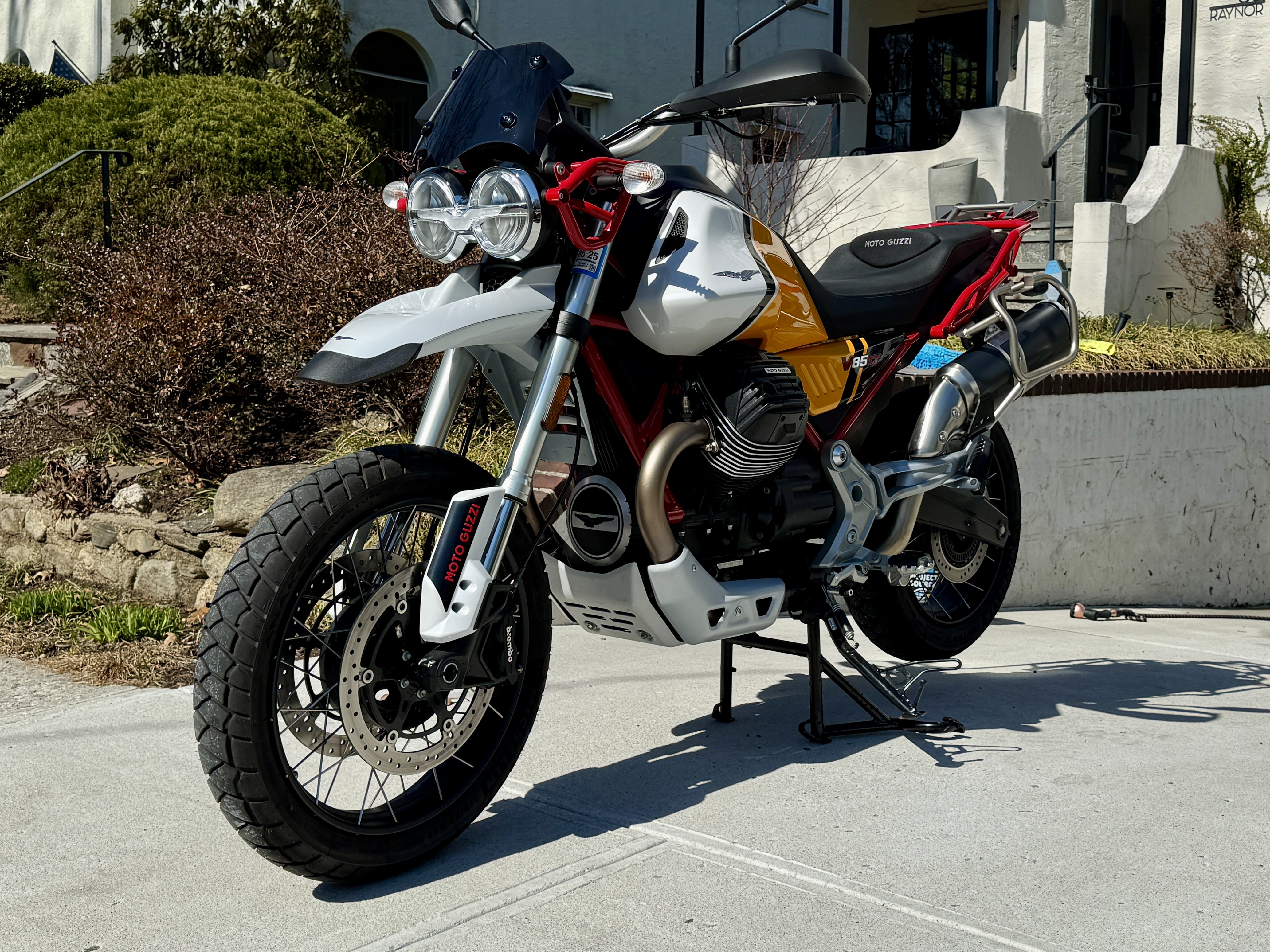 2022 Moto Guzzi V85 TT ADVENTURE E5 ADVENTURE E5 in Mount Vernon, NY