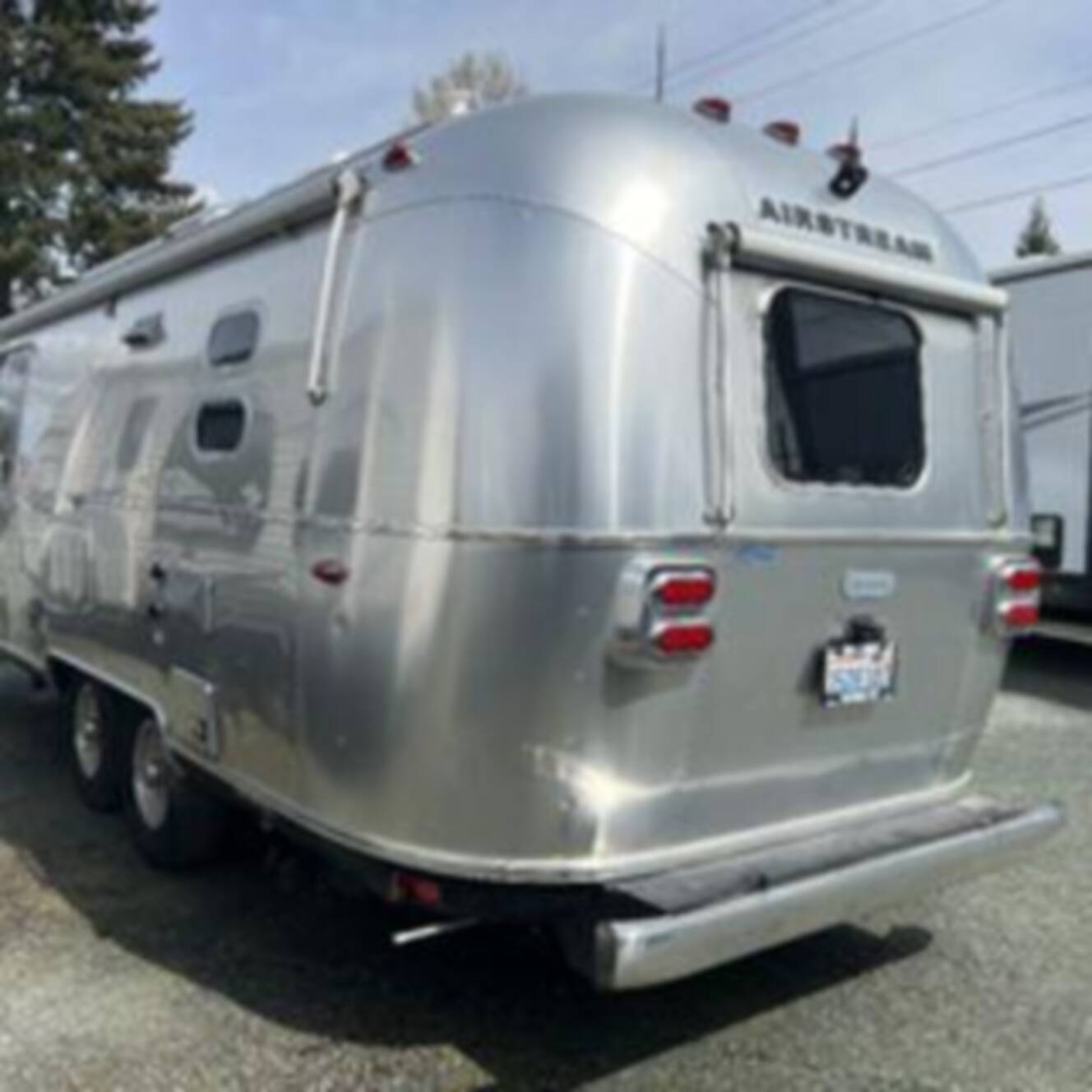 A photo of this 2020 Airstream GLOBETROTTER 23FB TWIN