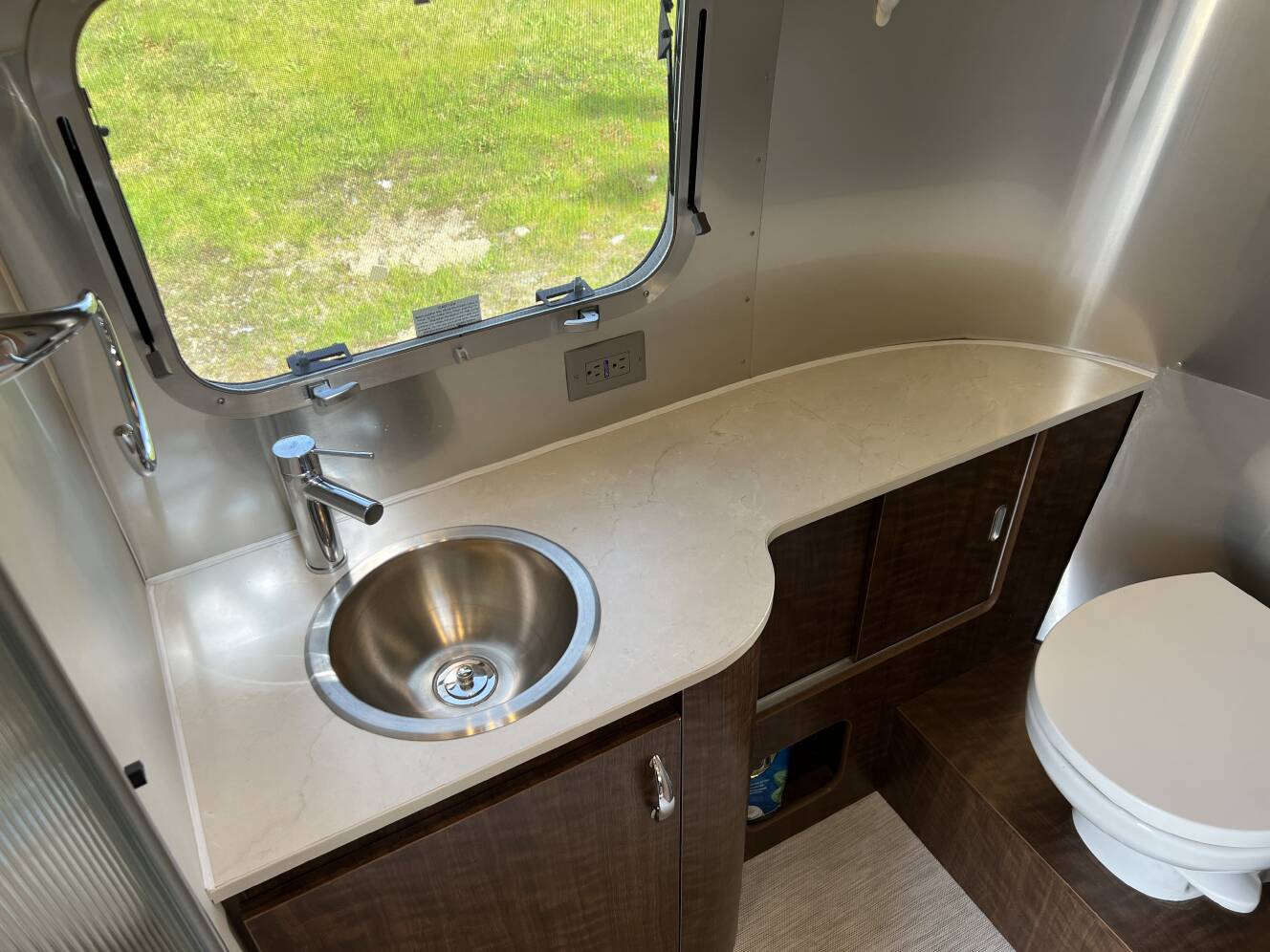 A photo of this 2020 Airstream GLOBETROTTER 23FB TWIN