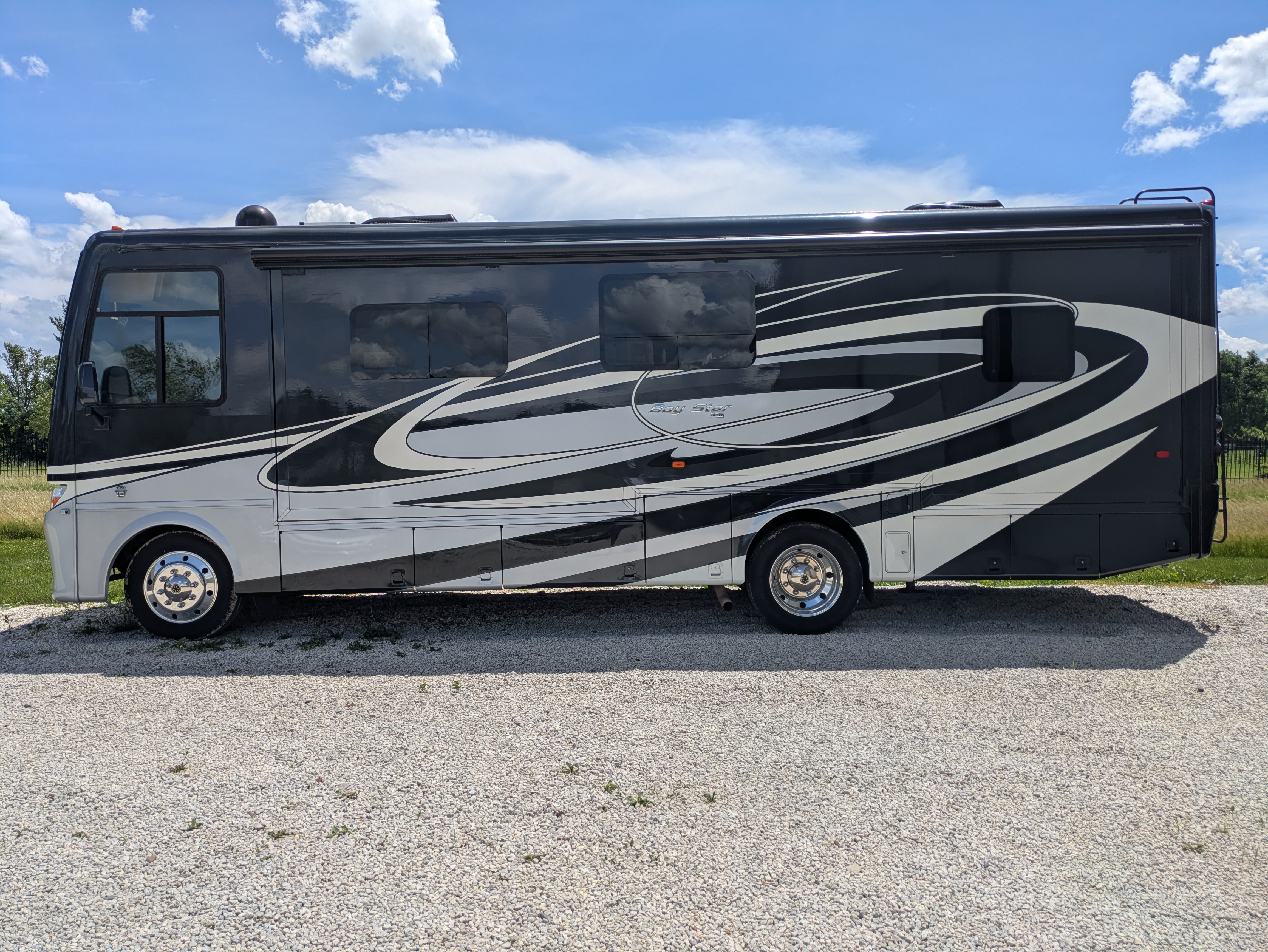 2017 Newmar BAY STAR 3124 in medina OH