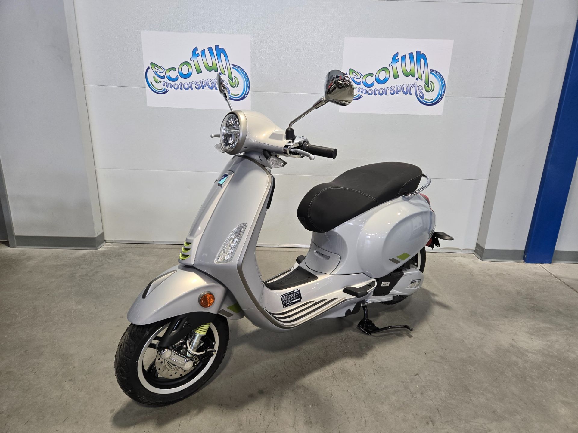 2025 Vespa Primavera 150 Tech 150 TECH in Forest Lake, MN