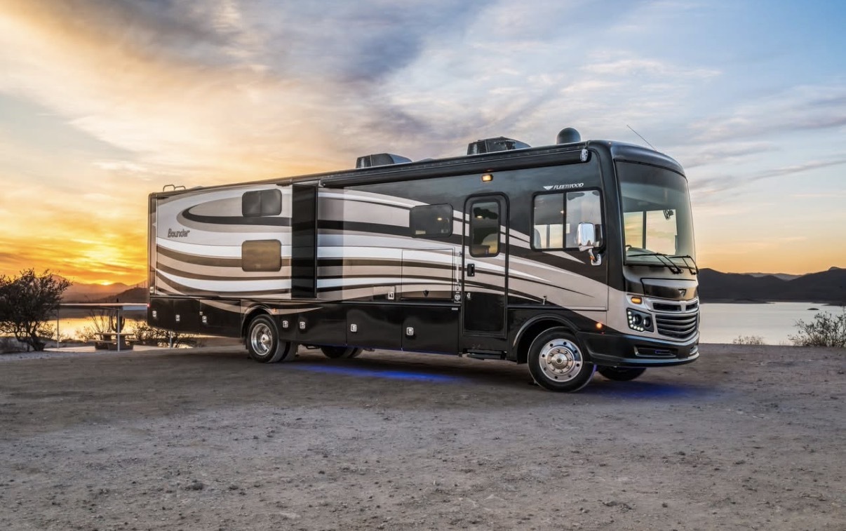 2017 Fleetwood BOUNDER 36H RV