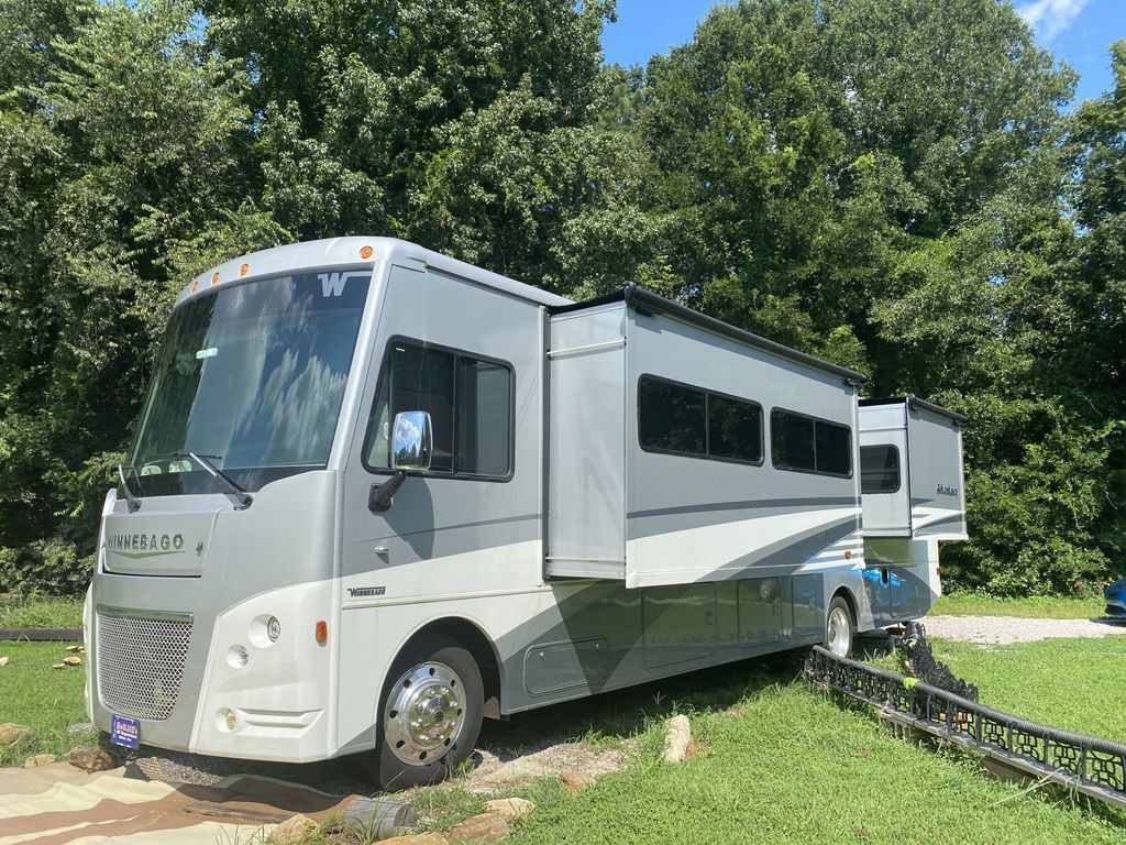 2019 Winnebago Adventurer 36Z in manson NC