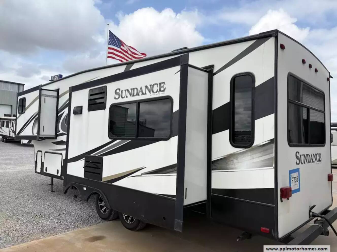 A photo of this 2018 Heartland SUNDANCE XLT SD XLT 289TS