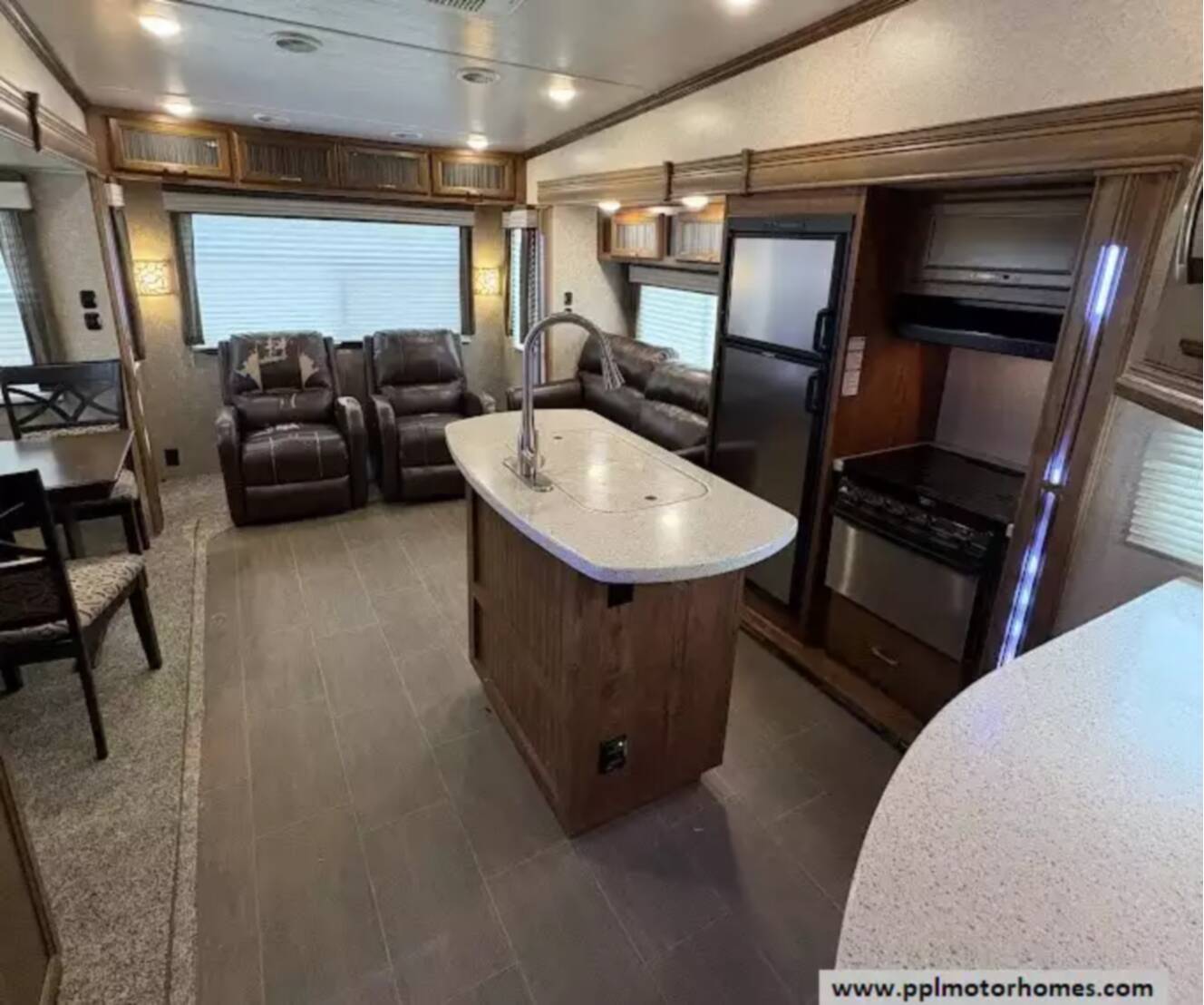 A photo of this 2018 Heartland SUNDANCE XLT SD XLT 289TS