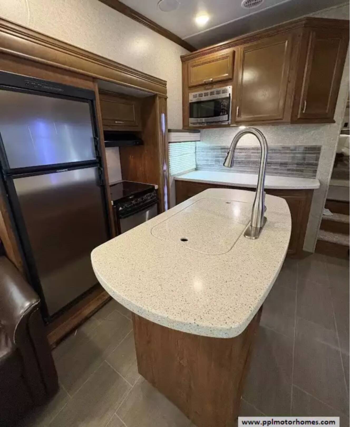 A photo of this 2018 Heartland SUNDANCE XLT SD XLT 289TS