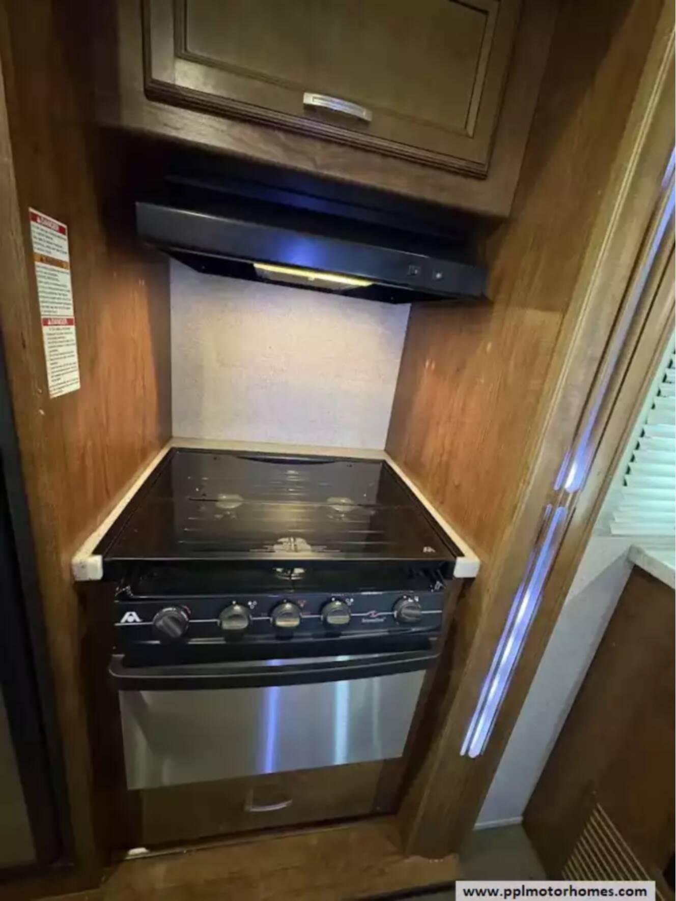 A photo of this 2018 Heartland SUNDANCE XLT SD XLT 289TS