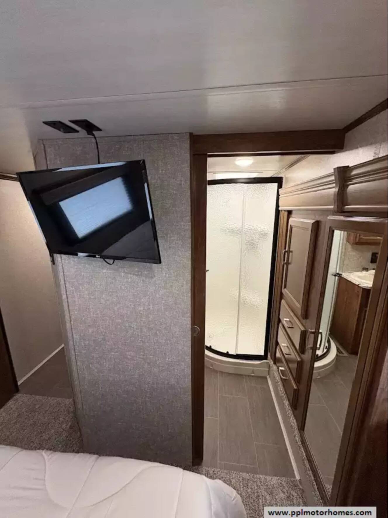 A photo of this 2018 Heartland SUNDANCE XLT SD XLT 289TS