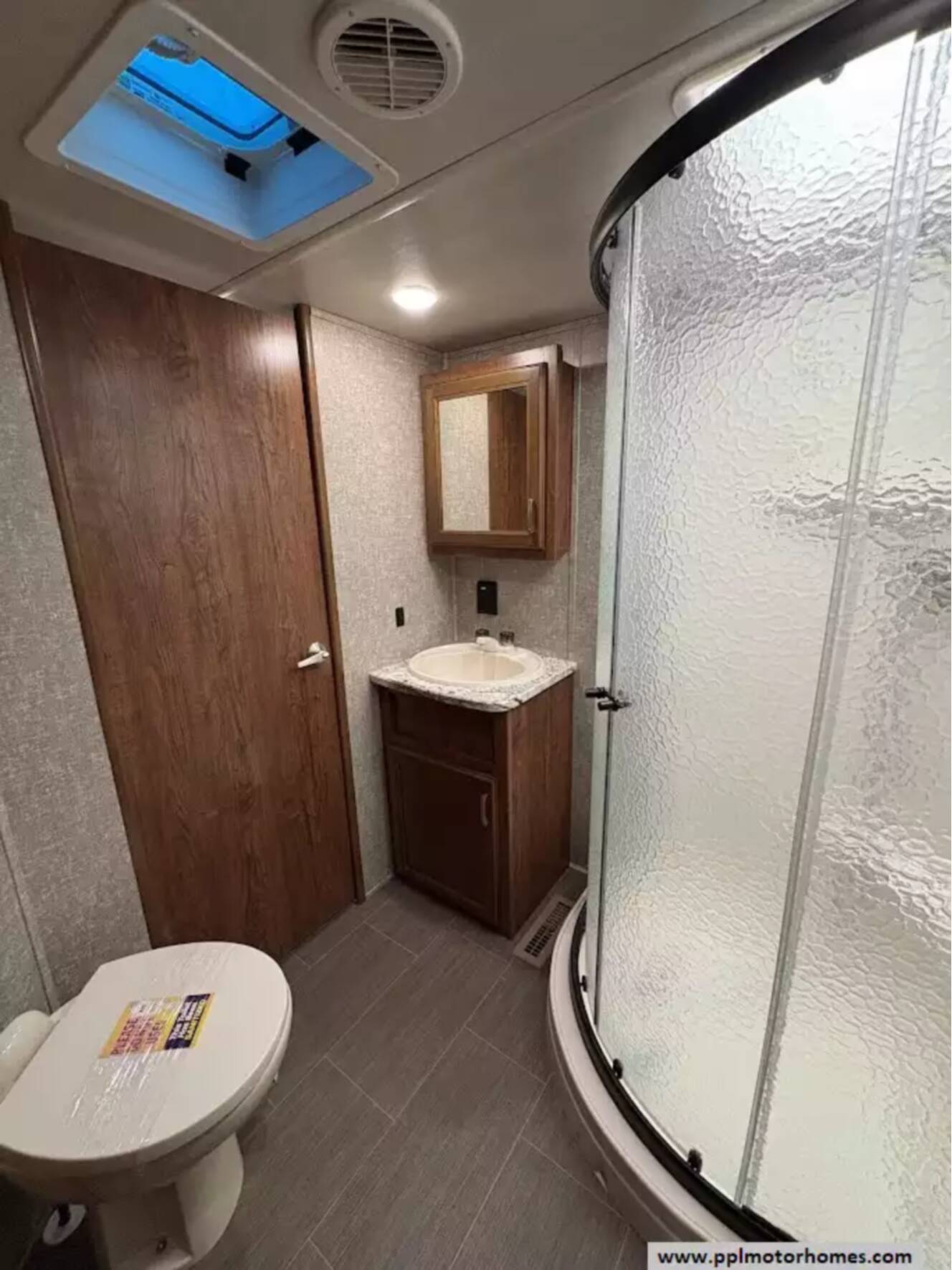 A photo of this 2018 Heartland SUNDANCE XLT SD XLT 289TS