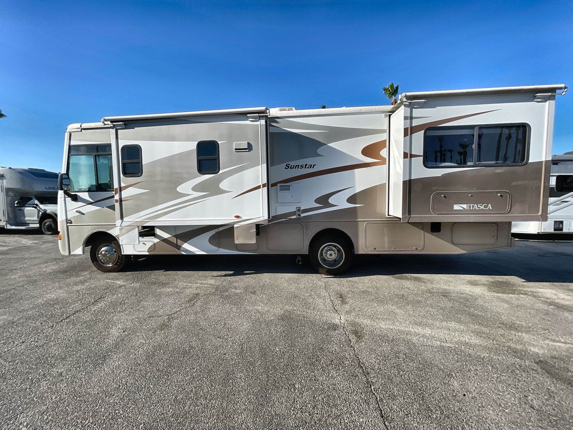 2012 Itasca SUNSTAR 30T in palm desert CA