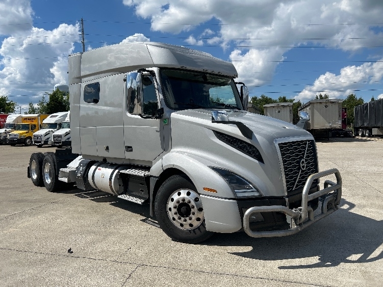 2020 VOLVO VNL64740 in Mount Juliet, TN