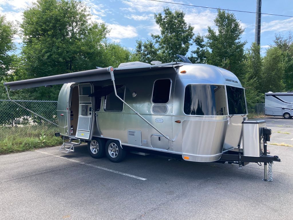 2020 Airstream Flying Cloud 23FB in sandwich MA