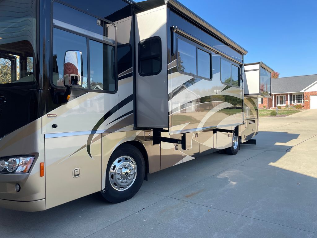 2012 Winnebago Journey 36M in breese IL