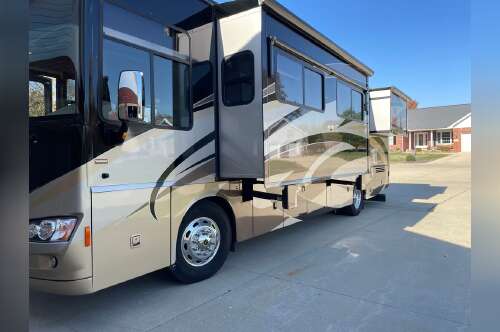 2012 Winnebago Journey 36M in breese IL