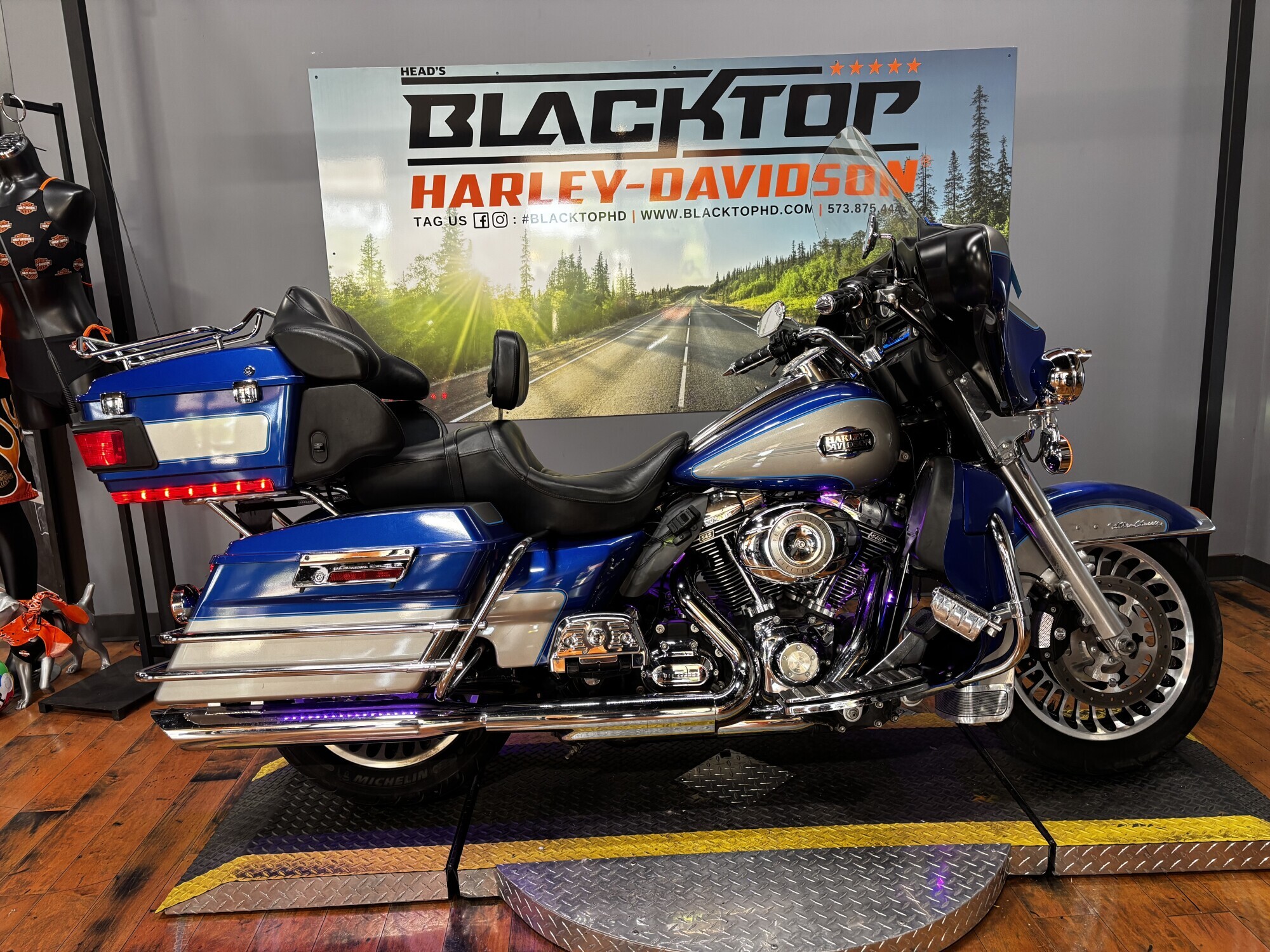 2009 Harley-Davidson Electra Glide Ultra Classic ULTRA CLASSIC FLHTCU in Columbia, MO