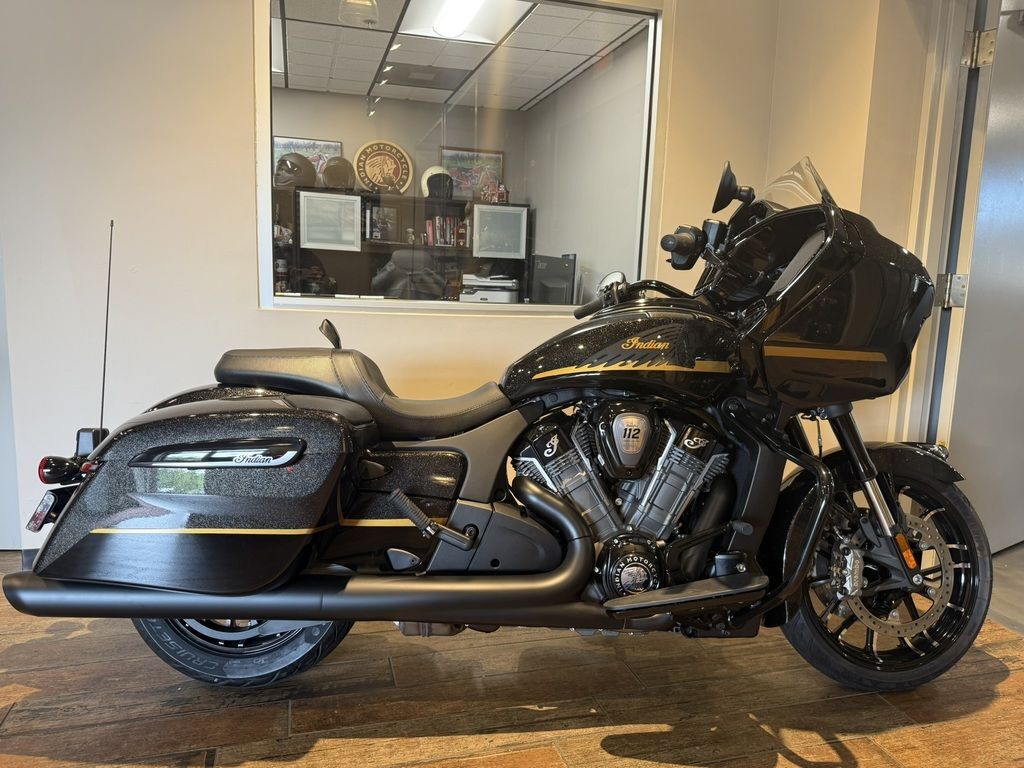 2026 Indian Motorcycle® Challenger® Dark Horse® 112 w/PowerBand Audio Black C DARK HORSE in Hagerstown, MD