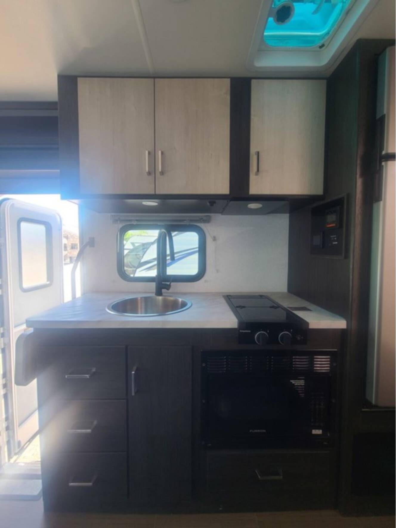 A photo of this 2027 Winnebago Sunflyer 24GG
