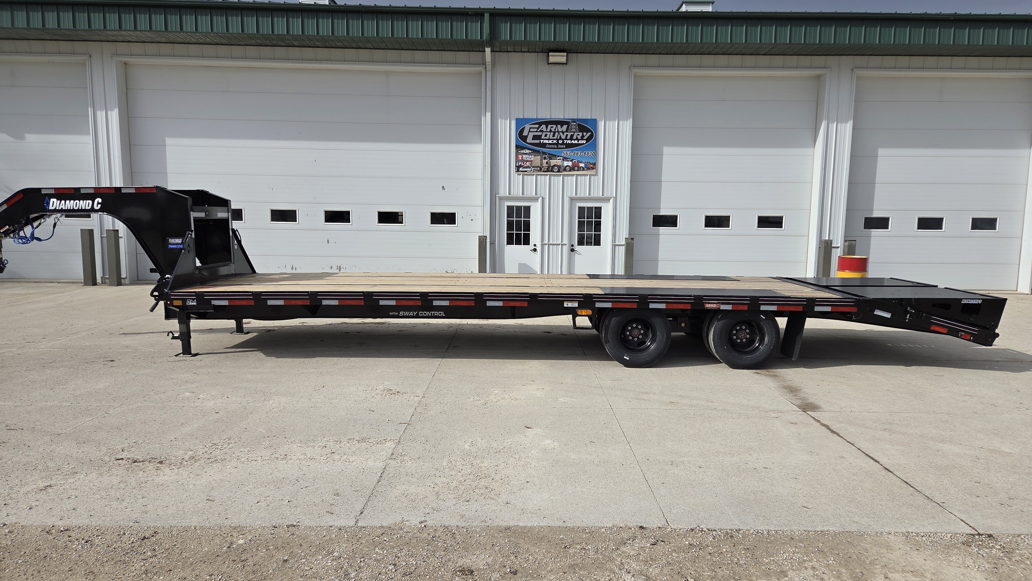 2026 Diamond C Trailers FMAX210 30FT FLATBED in Cresco, IA