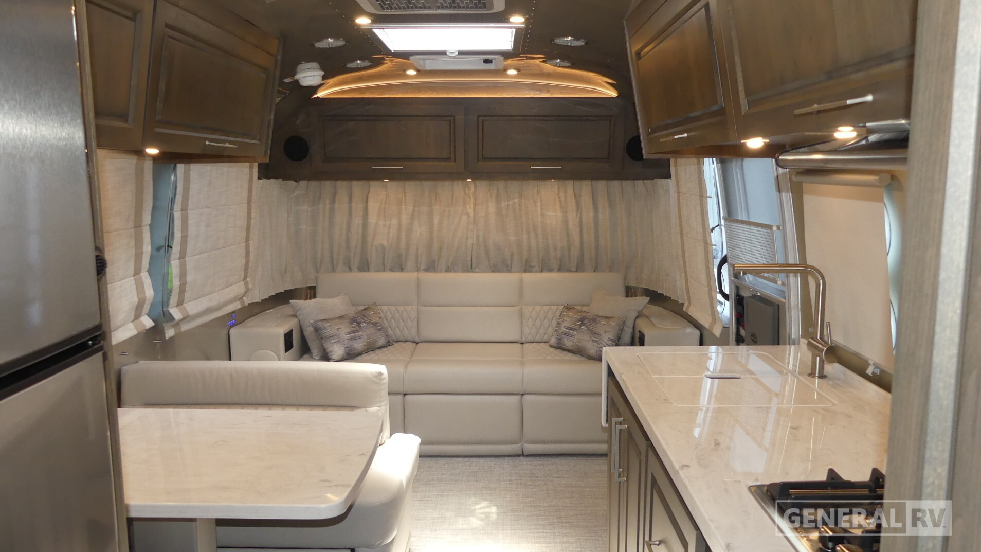 2026 Airstream CLASSIC 30RB TWIN in fort meyers FL