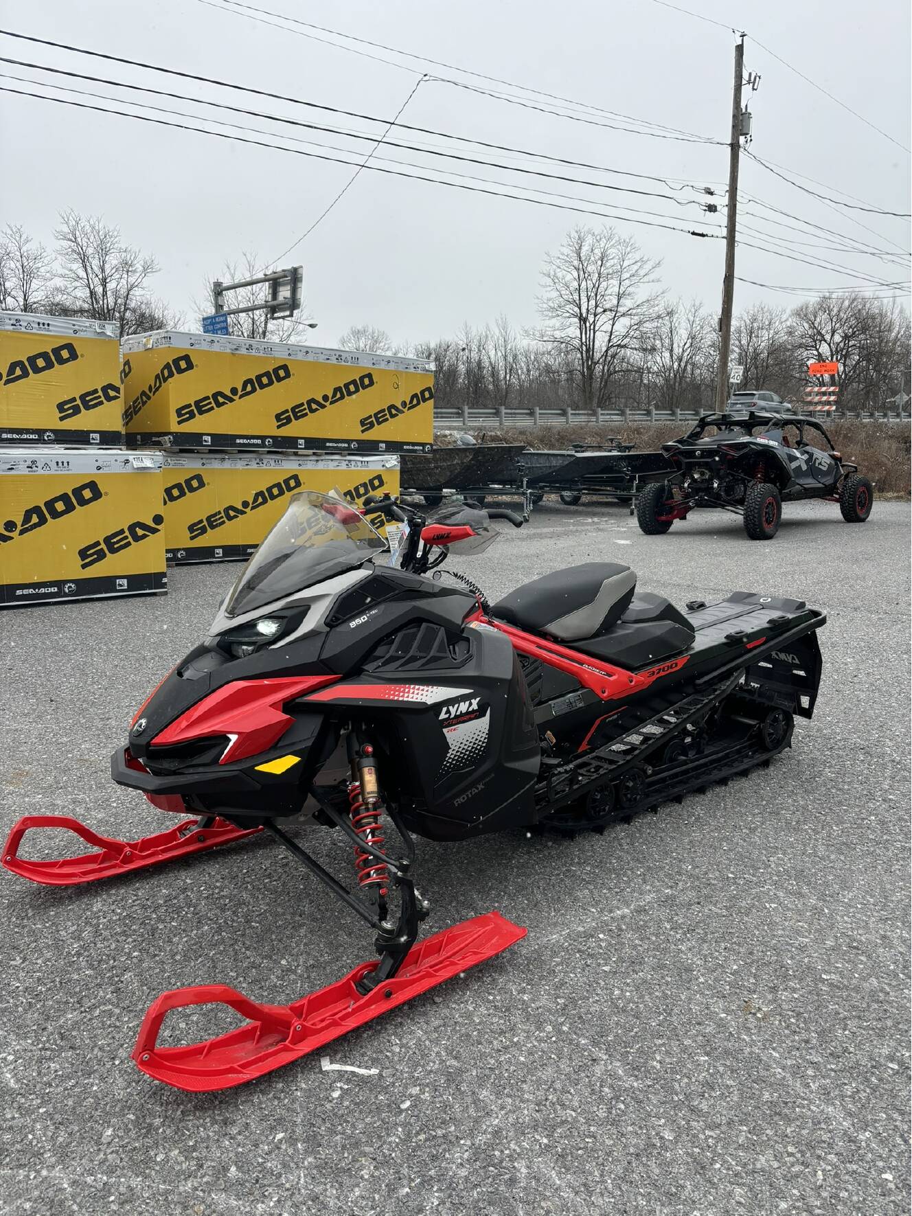 A photo of this 2026 Lynx XTERRAIN RE 850