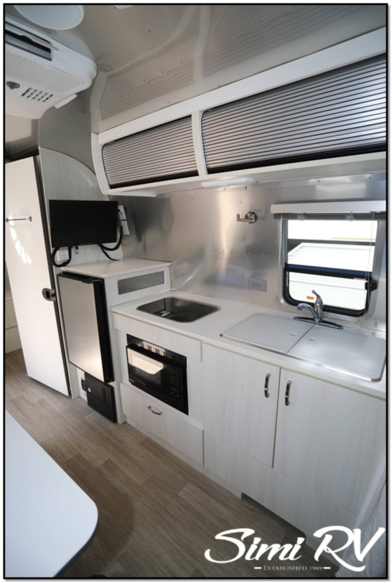 A photo of this 2020 Airstream Bambi 22FB