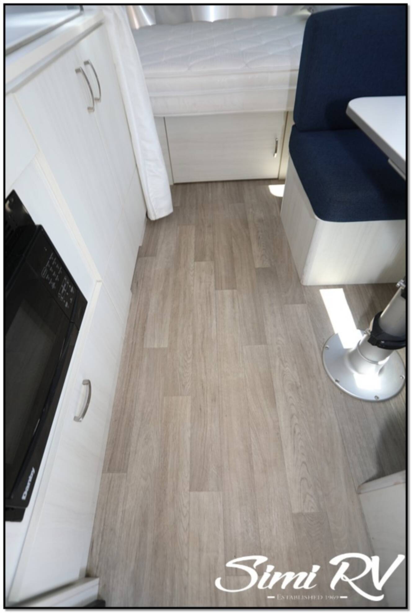 A photo of this 2020 Airstream Bambi 22FB
