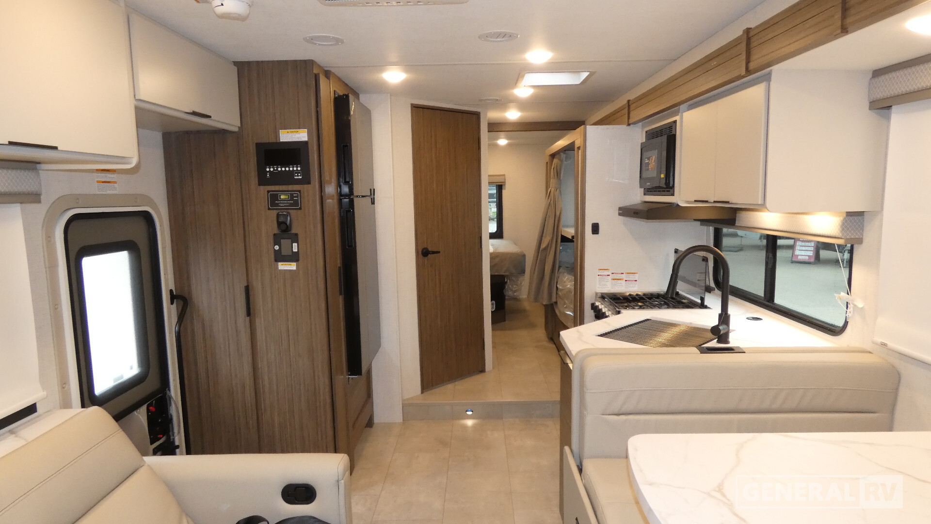 2027 Thor Motor Coach Pasadena SE SL31 in clarkston MI