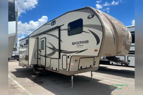 2016 Rockwood Signature Ultra Lite 8285IKWS in wilmington OH