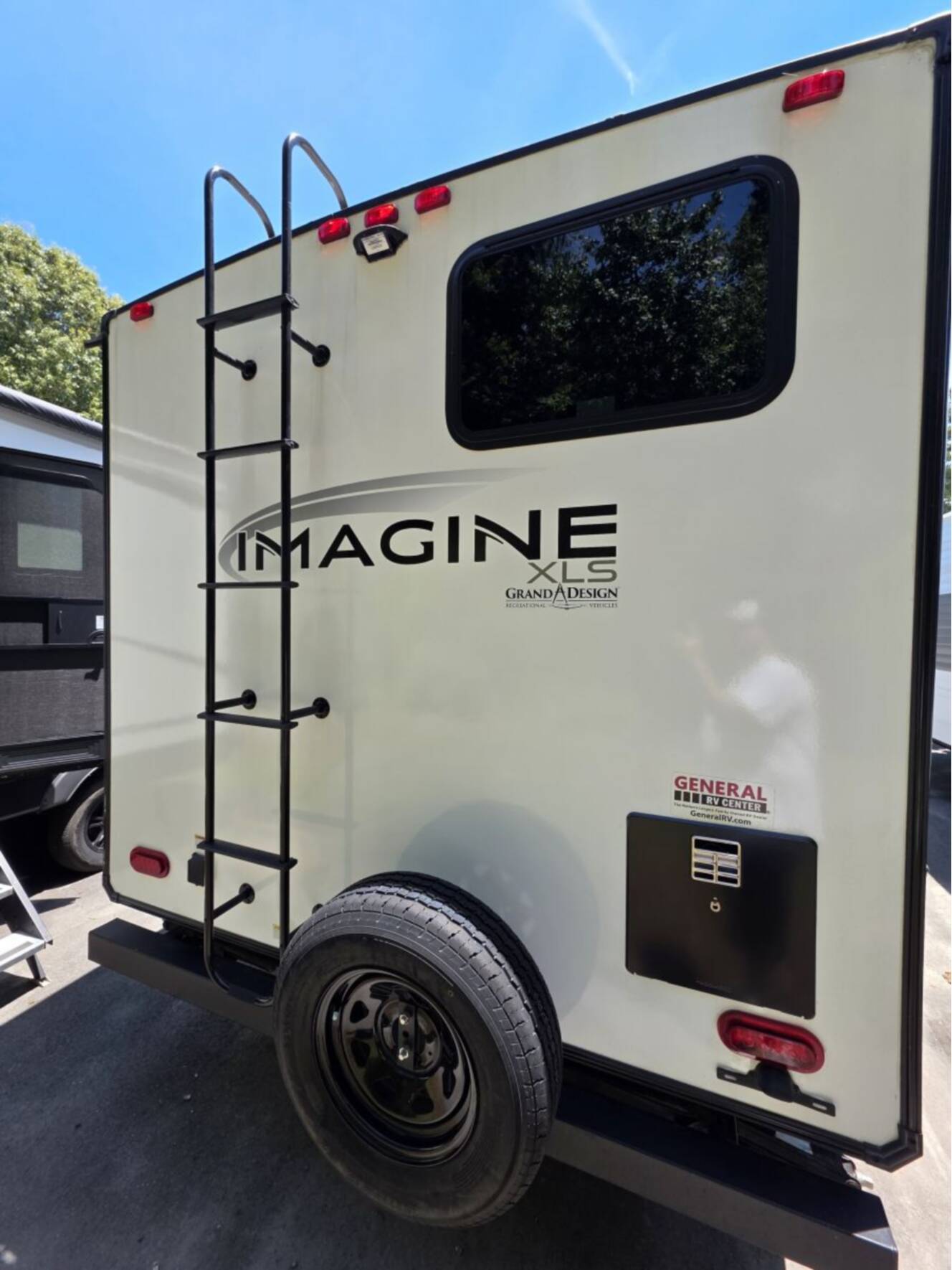 A photo of this 2023 Grand Design Imagine 21BHE