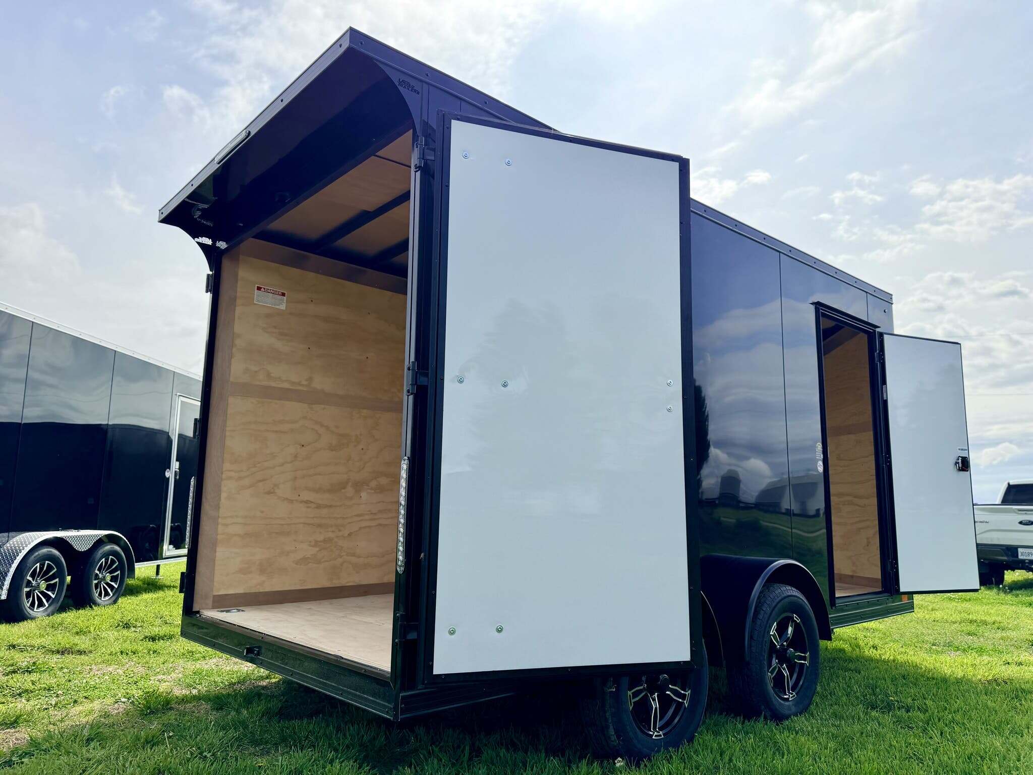 2026 United Trailers UJ 7X14 CARGO-REAR BARN DOORS-25 YR WARRANTY FLOOR in Goodfield, IL