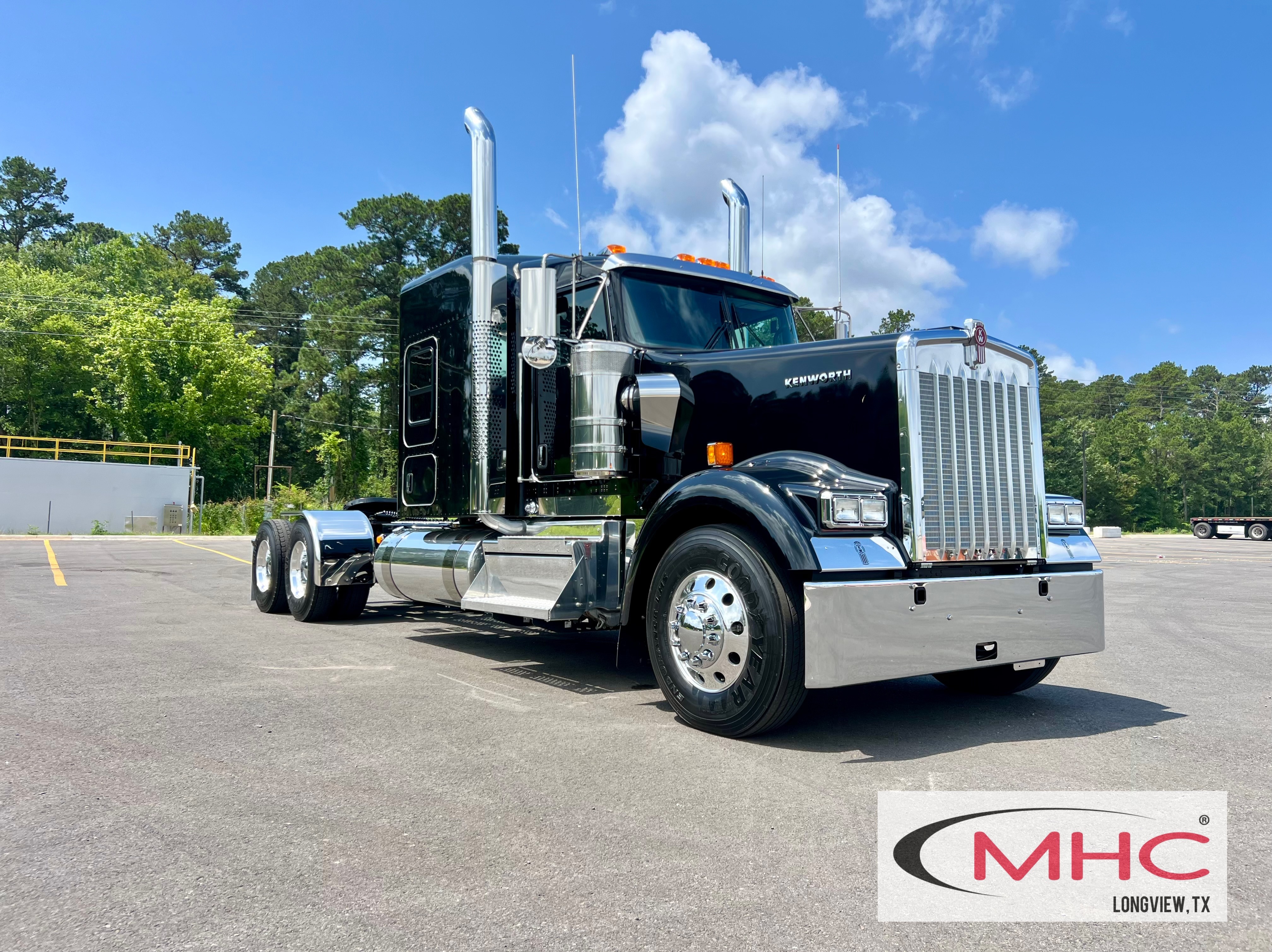 2027 KENWORTH W900L in Longview, TX