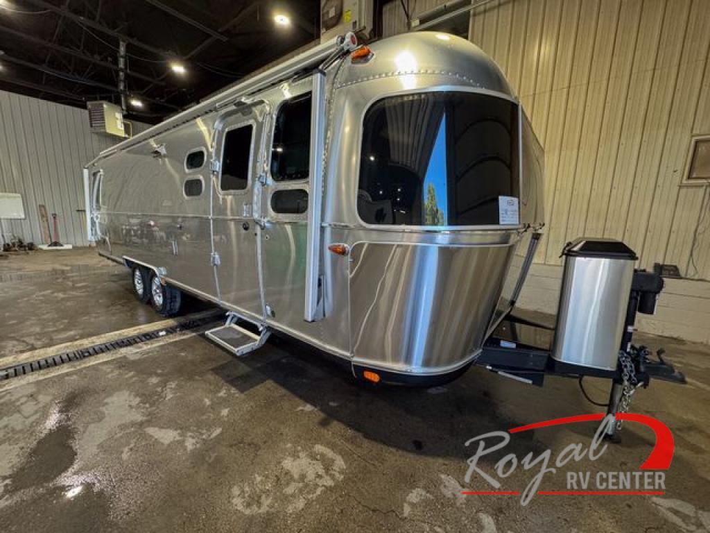 2023 Airstream Classic 30RB Twin in middlebury IN