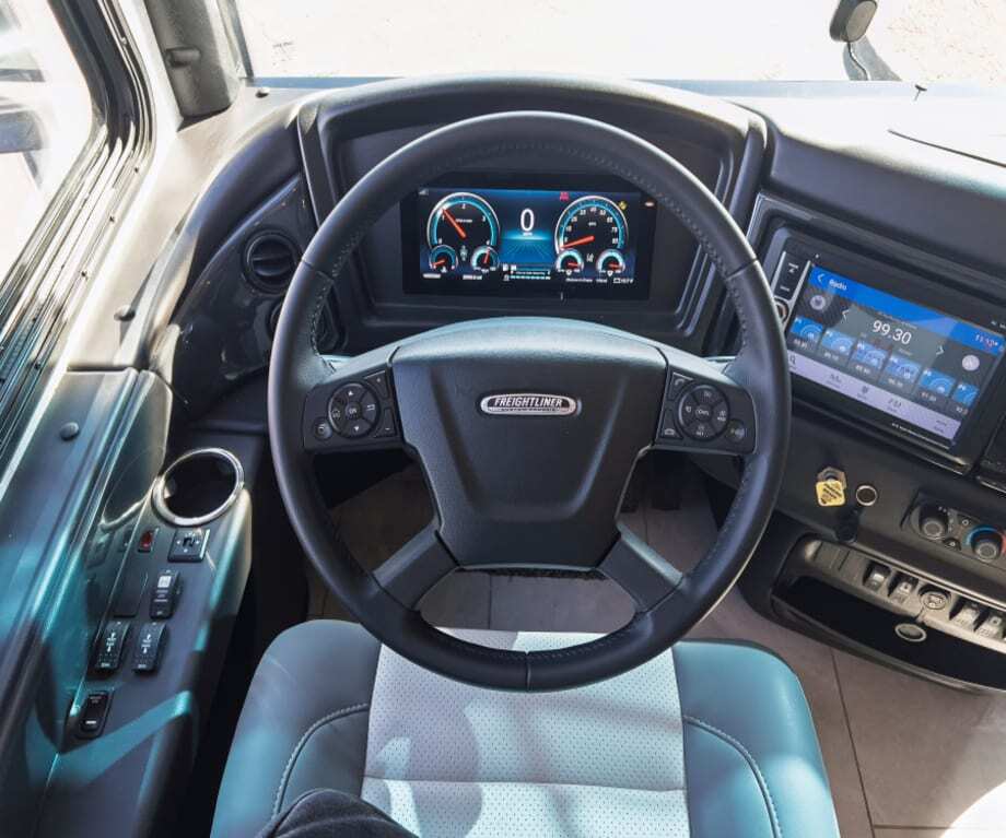 2027 Fleetwood DISCOVERY LXE 40M-LXE in phoenix AZ