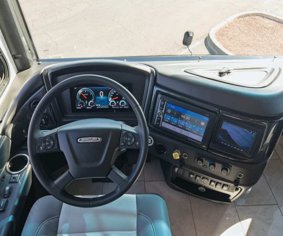 2027 Fleetwood DISCOVERY LXE 40M-LXE in phoenix AZ