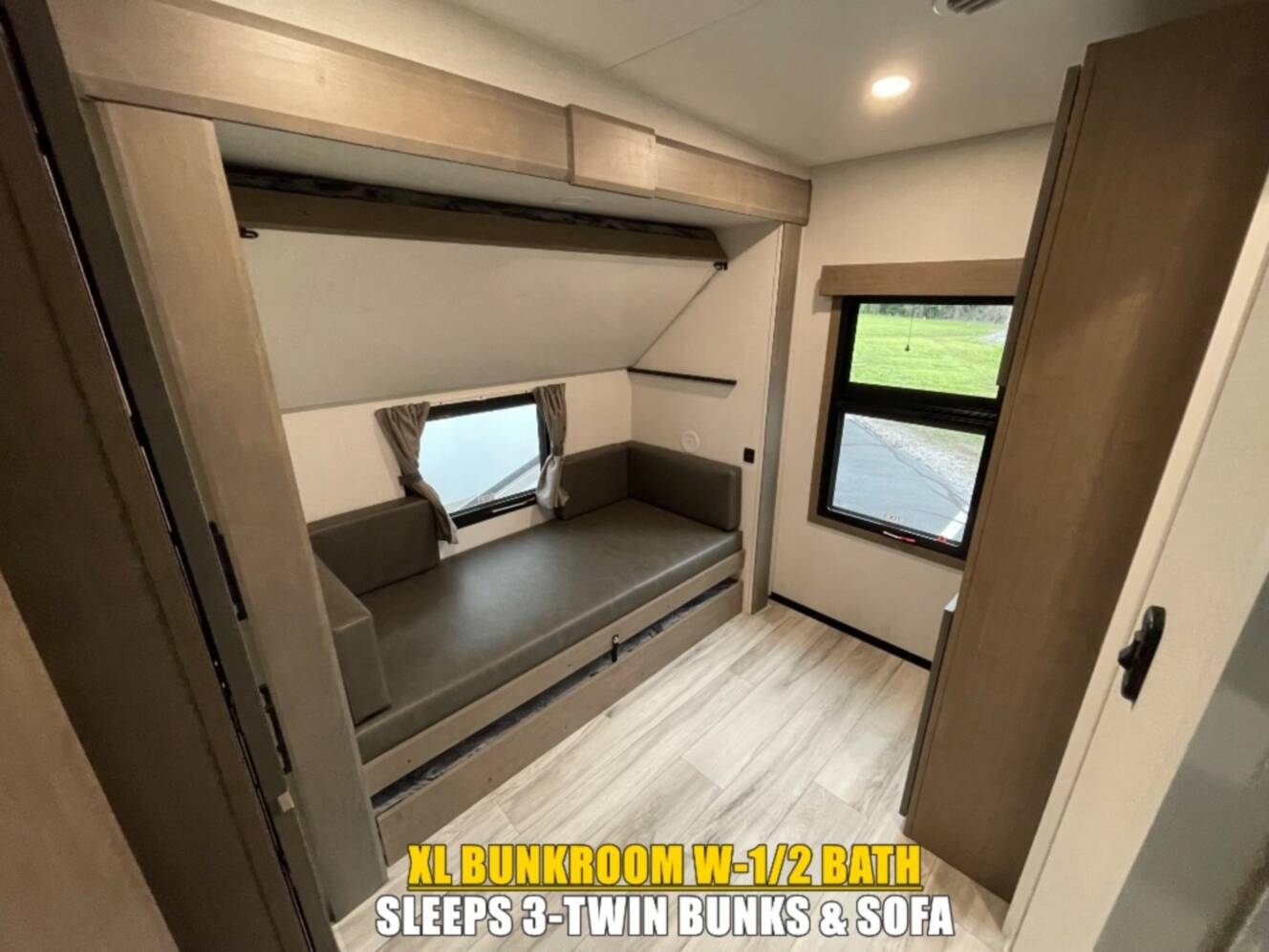 A photo of this 2026 Kz Durango Half-Ton D296BHT