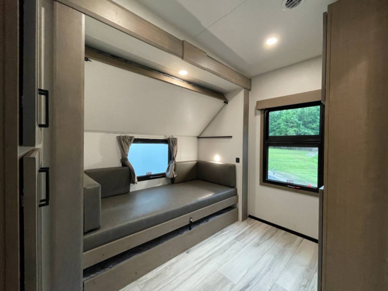 A photo of this 2026 Kz Durango Half-Ton D296BHT