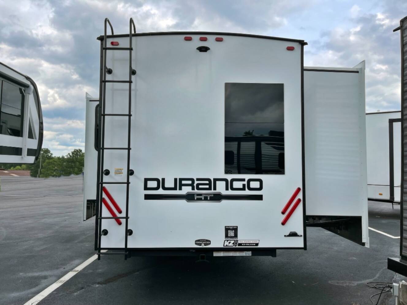 A photo of this 2026 Kz Durango Half-Ton D296BHT