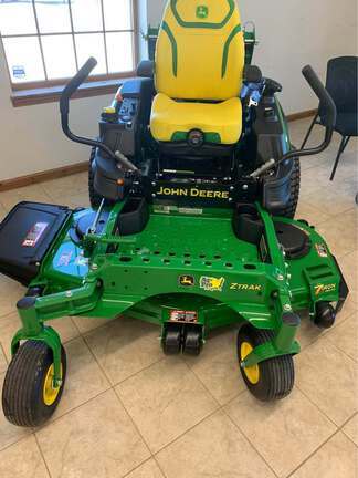 2025 John Deere Z960M in Milan, OH