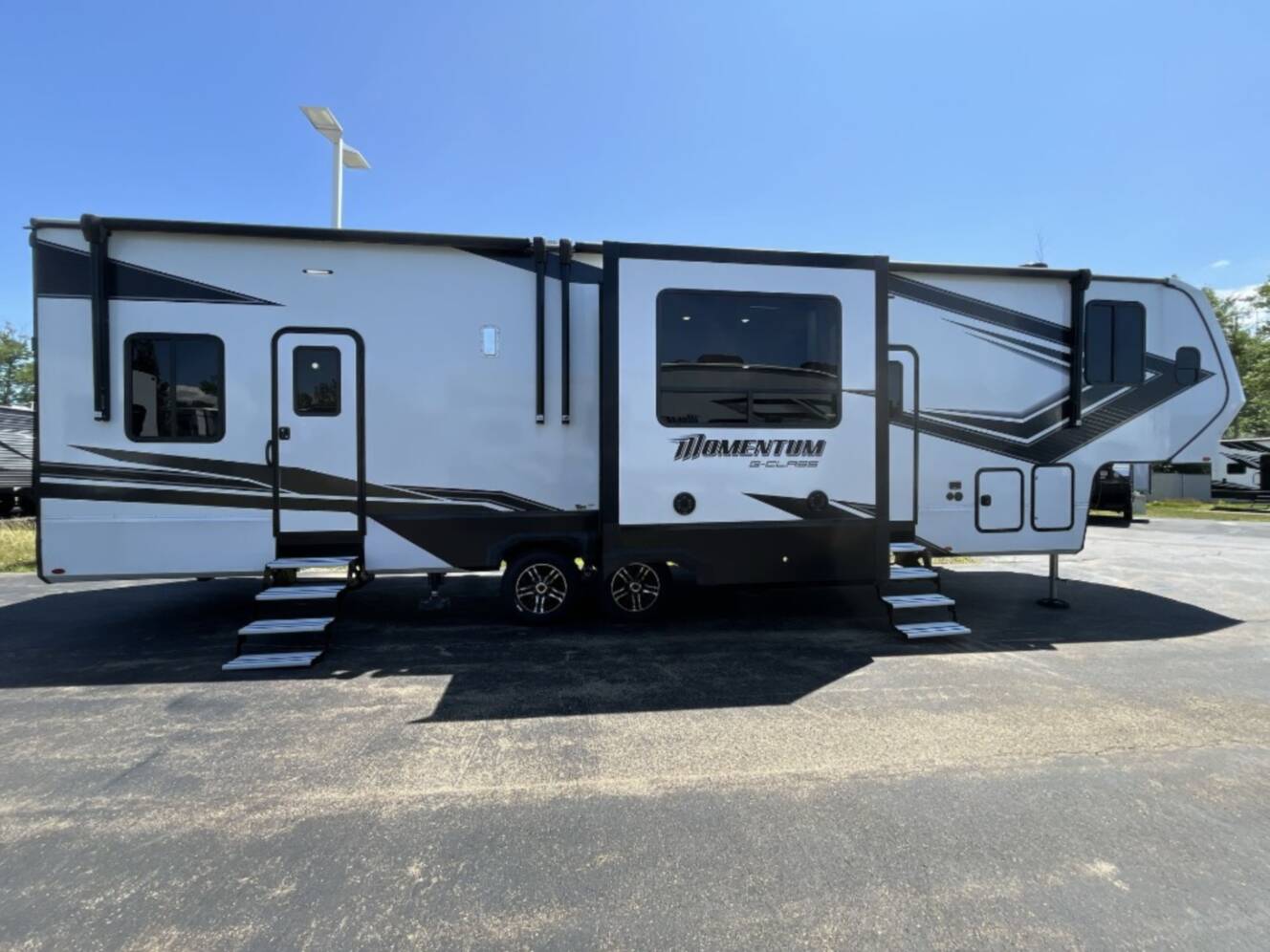 A photo of this 2023 Grand Design Momentum G-Class 350G